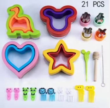 Sandwich and Fruit / Veggie Cutter Set (21 Pieces)